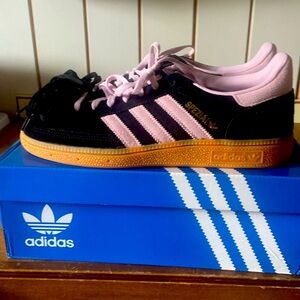 WMNS) adidas Handball Spezial 'Black Clear Pink Gum' IE5897